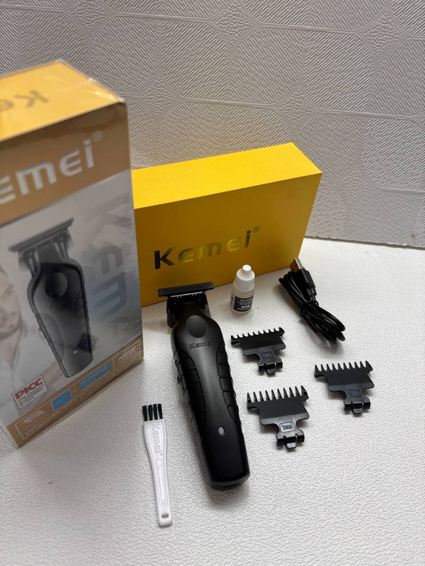 ماشین اصلاح و خط زن حرفه ای کیمی (Kemei) مدل KM-2299