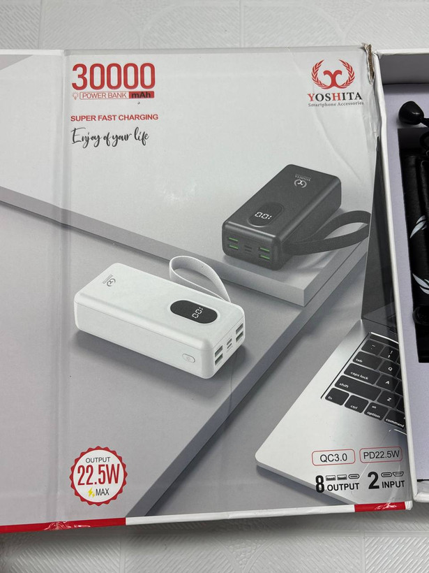 پاوربانک ۳۰۰۰۰ میلیآمپرساعت یوشیتا (YOSHITA) توان 22.5W با کابل متصل و چراغ LED