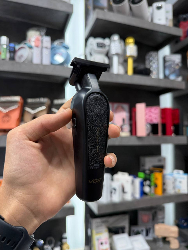 ماشین اصلاح و خط زن وی جی آر مدل VGR V-995