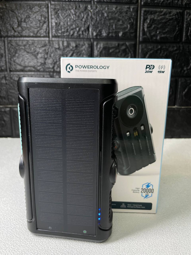 پاوربانک خورشیدی و هندلی پاورولوژی Helio Lux ظرفیت 20000mAh (با مگسیف و شارژر اپل واچ)