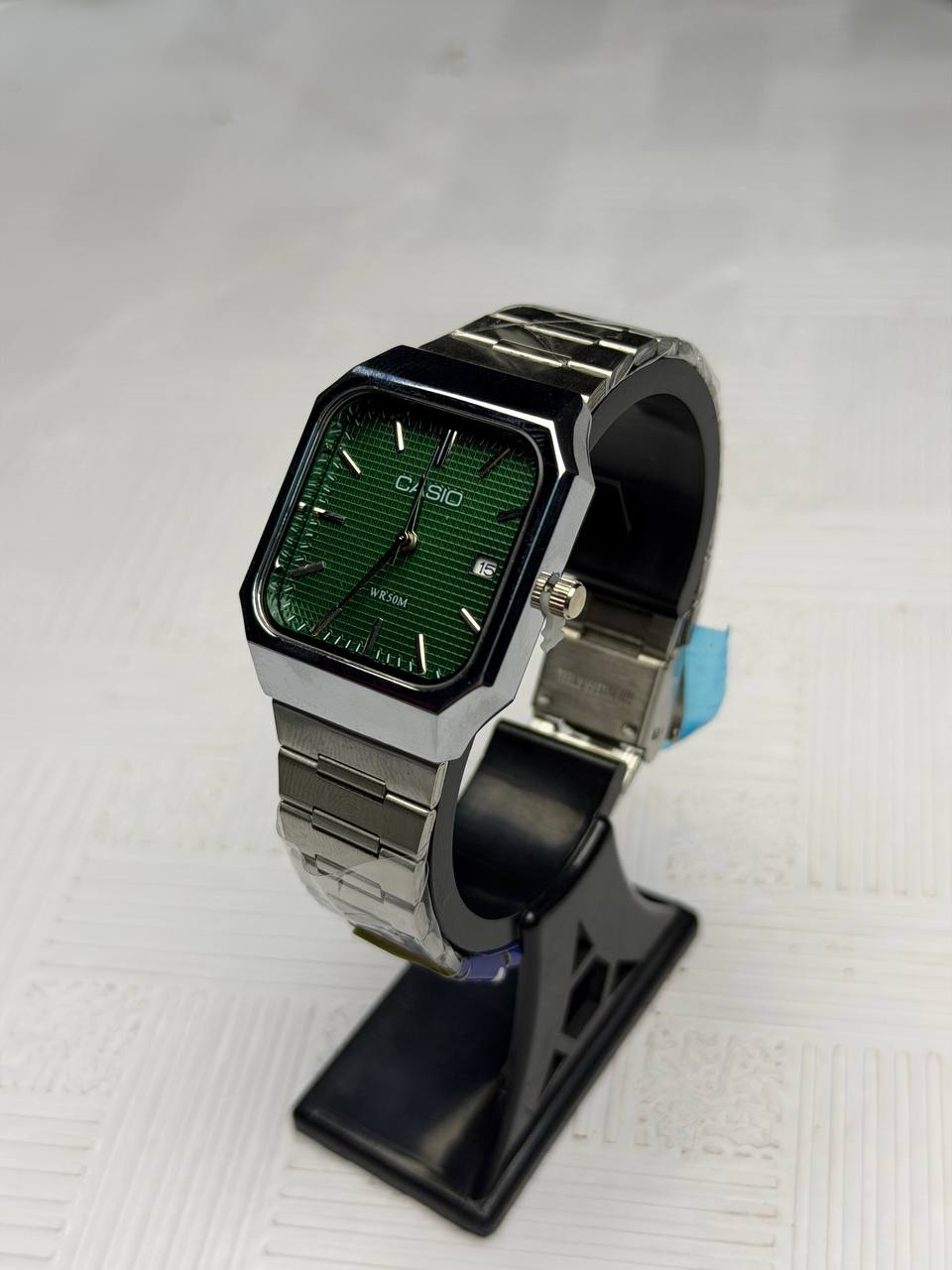ساعت مچی عقربه ای مردانه Casio سبز